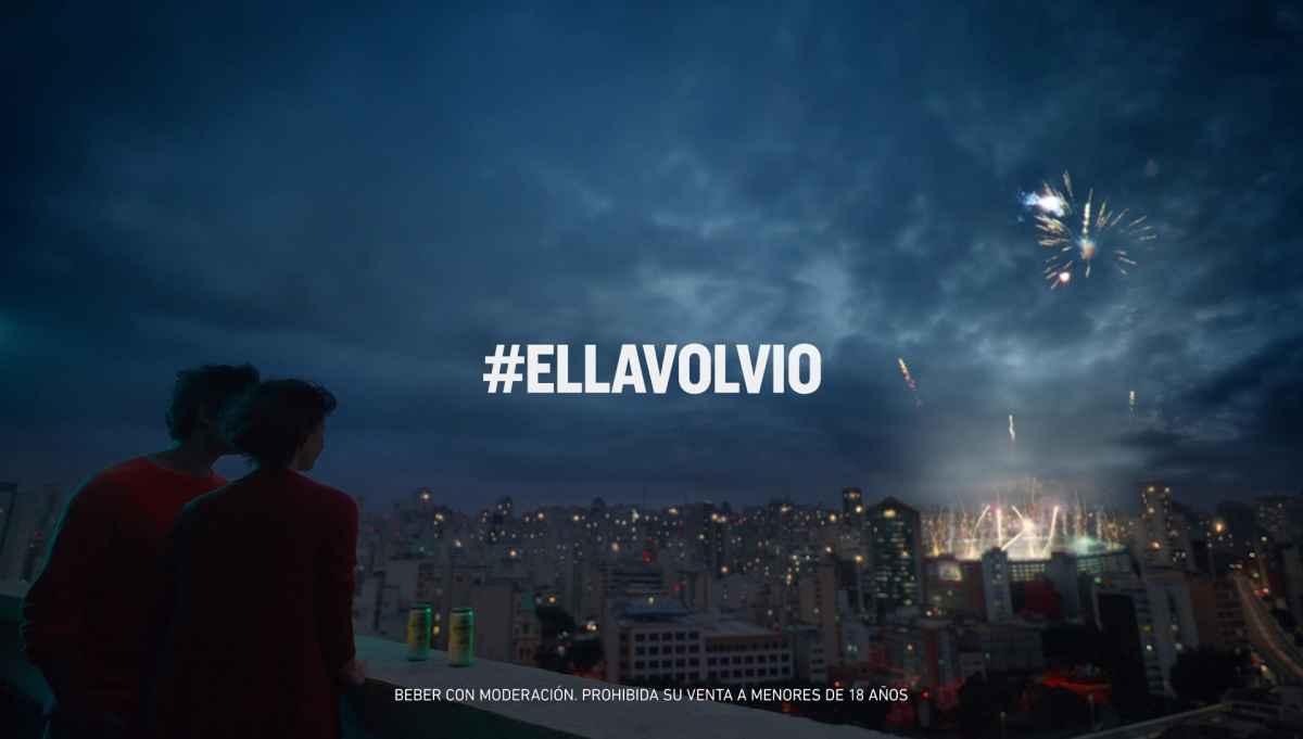 Portada de #EllaVolvió, la nueva campaña de Cerveza Amstel para el regreso de la CONMEBOL Libertadores