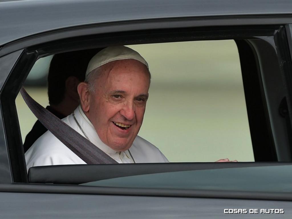 Portada de Campaña en la web: Papa Francisco, embajador y promotor del cinturón de seguridad
