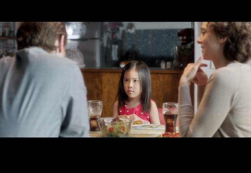 Portada de “Comer juntos alimenta tu felicidad”, nueva campaña de Coca-Cola
