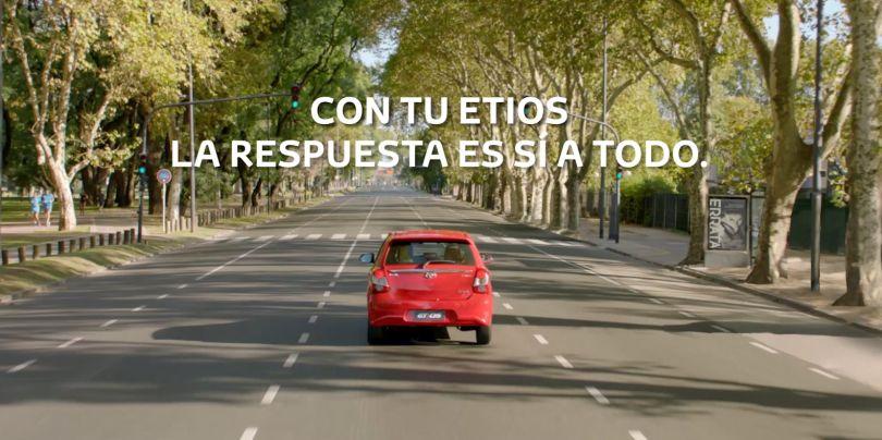 Portada de "Sí a todo" es la nueva campaña de Toyota, creada por Grey Argentina