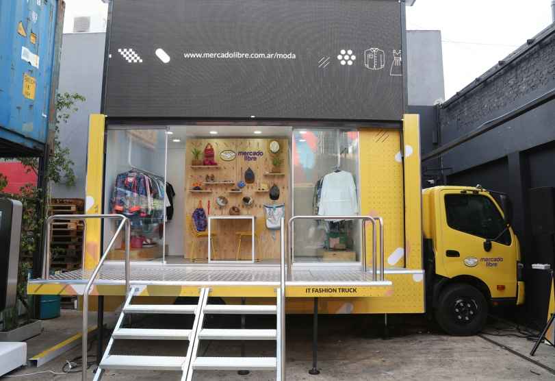 Portada de Desarrollado por NINCH, Mercado Libre presentó el “IT Fashion Truck”