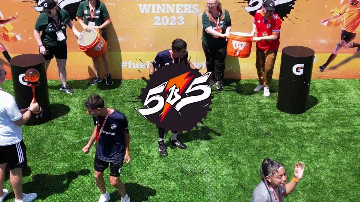 Portada de Gatorade reúne una nueva generación de futbolistas en la sexta edición de 5V5
