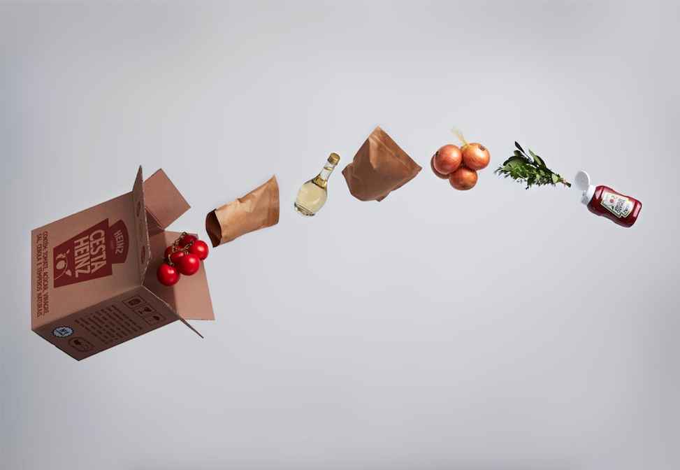 Portada de Heinz transforma los seis ingredientes de su famoso Ketchup en cajas de donación para preparar comidas a los que más necesitan
